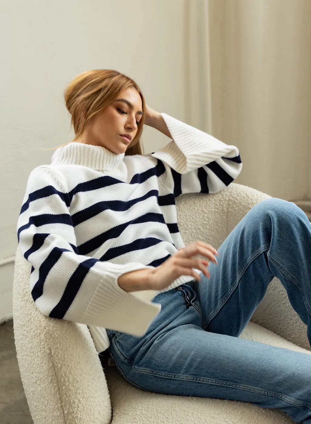 Cozy Cashmere Blend Stripe Turtleneck Sweater in Navy Stripe