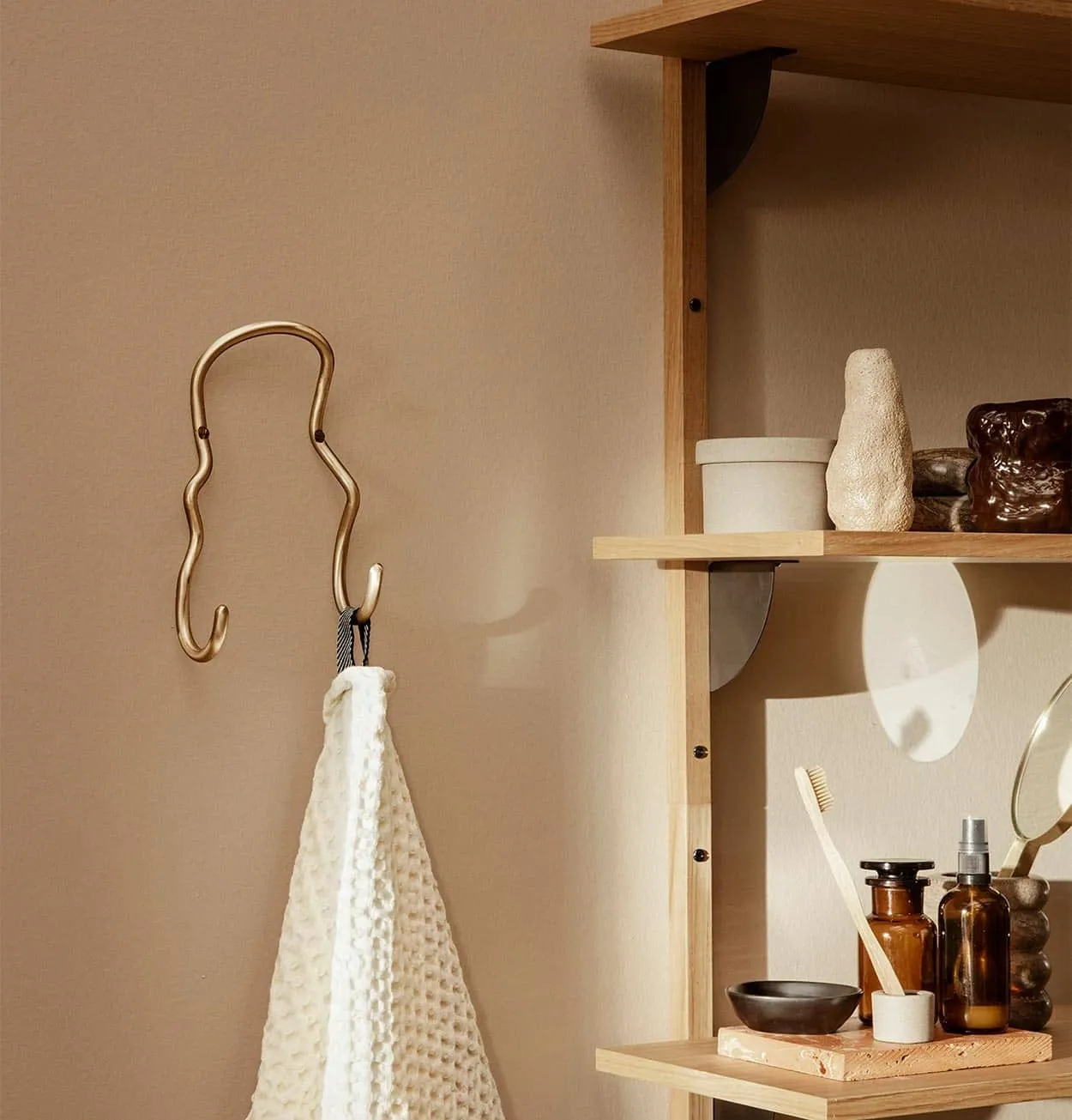 ferm LIVING Curvature Double Hook in Brass