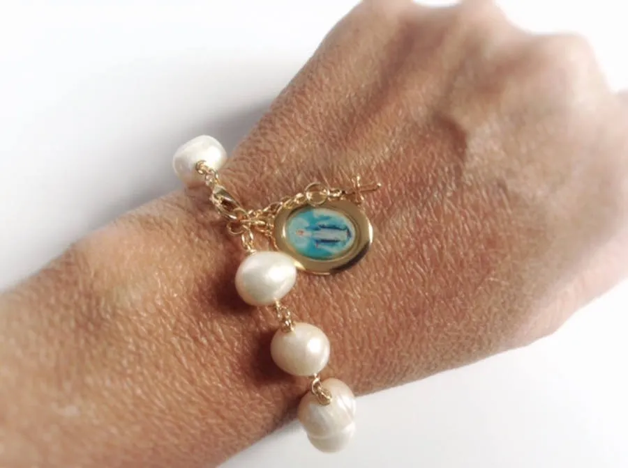 Miraculous Medal Bracelet, Freshwater Pearls Adjustable Bracelet, Gold and Pearls Bracelet, Virgin Mary Jewelry, religious Virgen Milagrosa